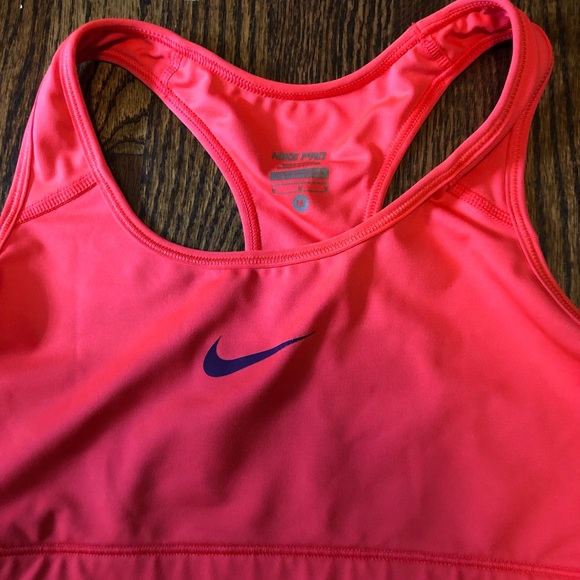 Bundle of Nike sports bras, size M - Picture 3 of 3